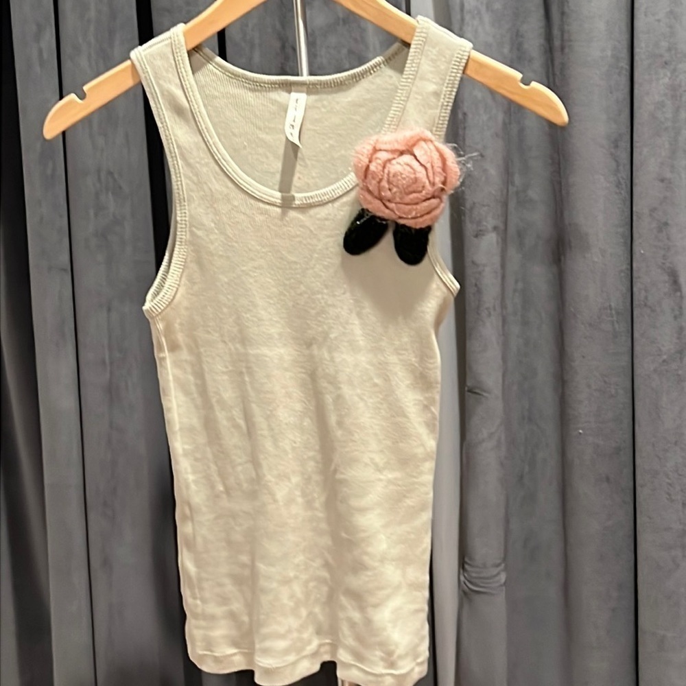 Baby tank with flower appliqué